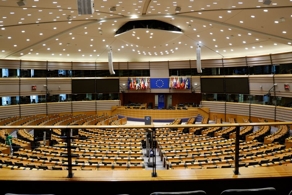 Simon Harris's First EU Presidency Test: Can Ireland Shape Tech Regulation While Managing Social Media Bans?